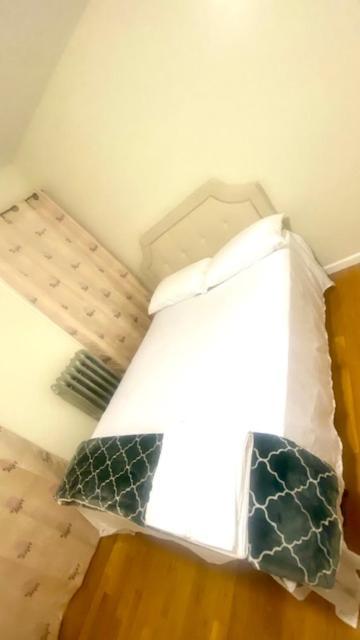 Minutes From Jfk, Beautiful Home With Peaceful, Cosy, Private Room นิวยอร์ก ภายนอก รูปภาพ