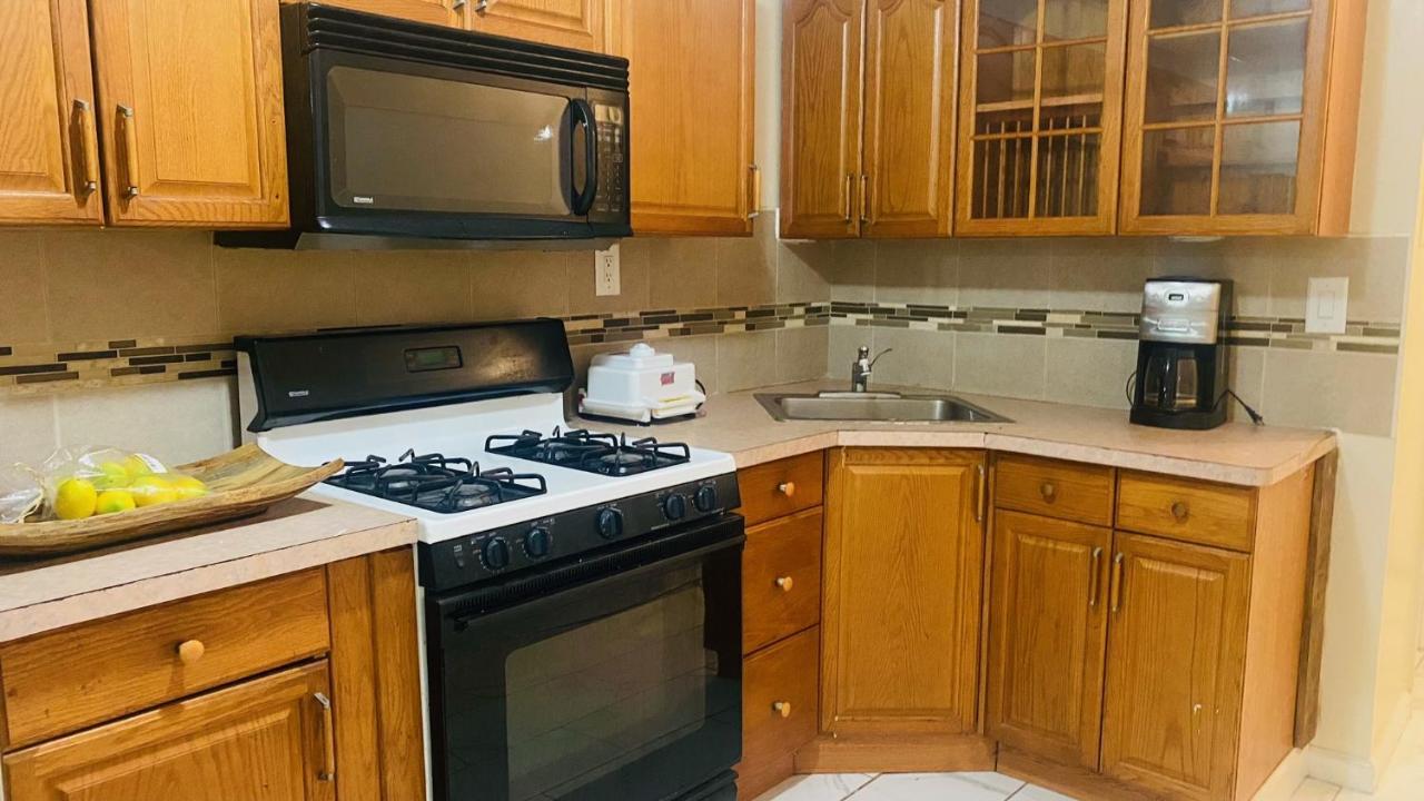Minutes From Jfk, Beautiful Home With Peaceful, Cosy, Private Room นิวยอร์ก ภายนอก รูปภาพ