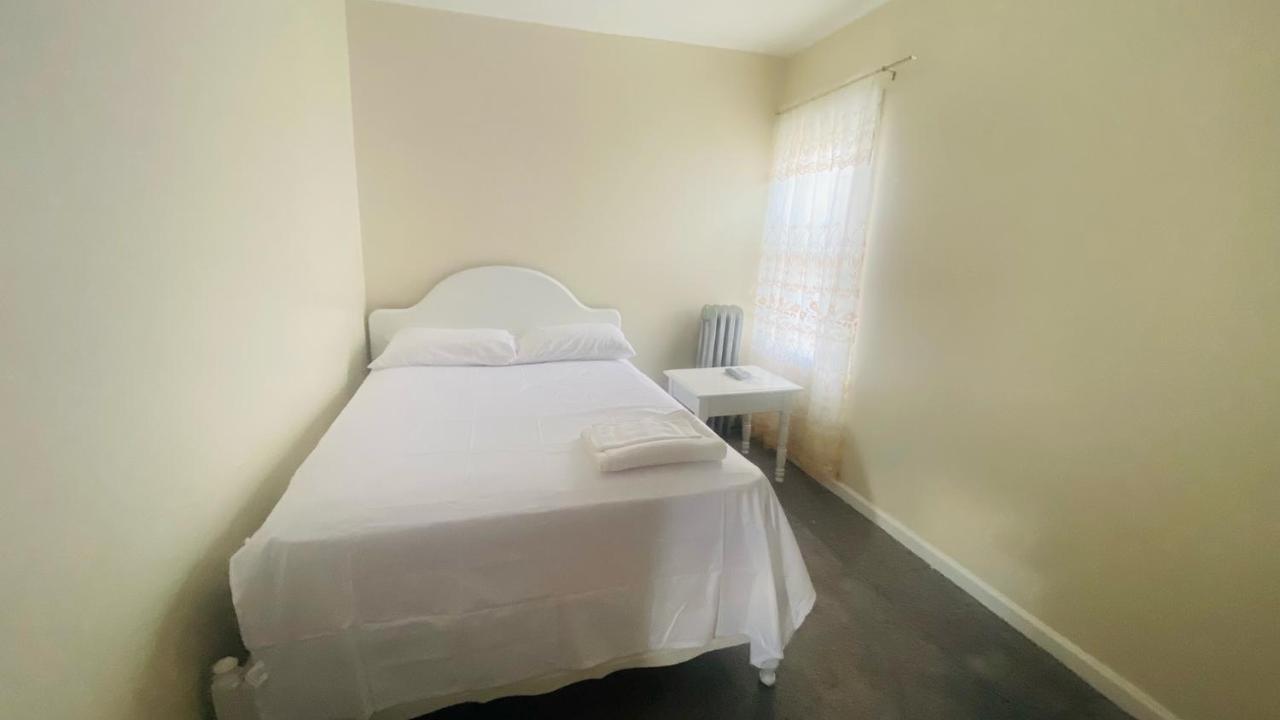 Minutes From Jfk, Beautiful Home With Peaceful, Cosy, Private Room นิวยอร์ก ภายนอก รูปภาพ